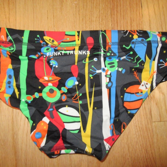 MENS FUNKY TRUNKS SWIM BRIEFS/SIZE SMALL - 32 - Picture 2 of 4